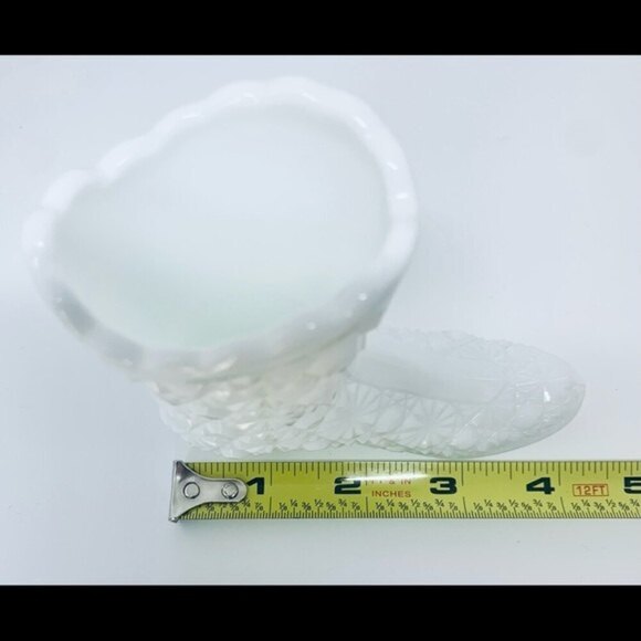 Fenton Milk Glass Daisy‎ Button Boot Set - Picture 16 of 16